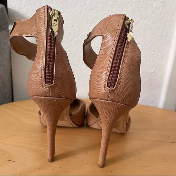 Fergie Pointy Toe Heel Gold Ankle Strap Size 10 - Picture 5 of 12